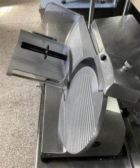 Ζαμπονομηχανή Πλάγιας Κοπής Με Ιμάντα Φ30Cm ESSEDUE Μεταχειρισμένη